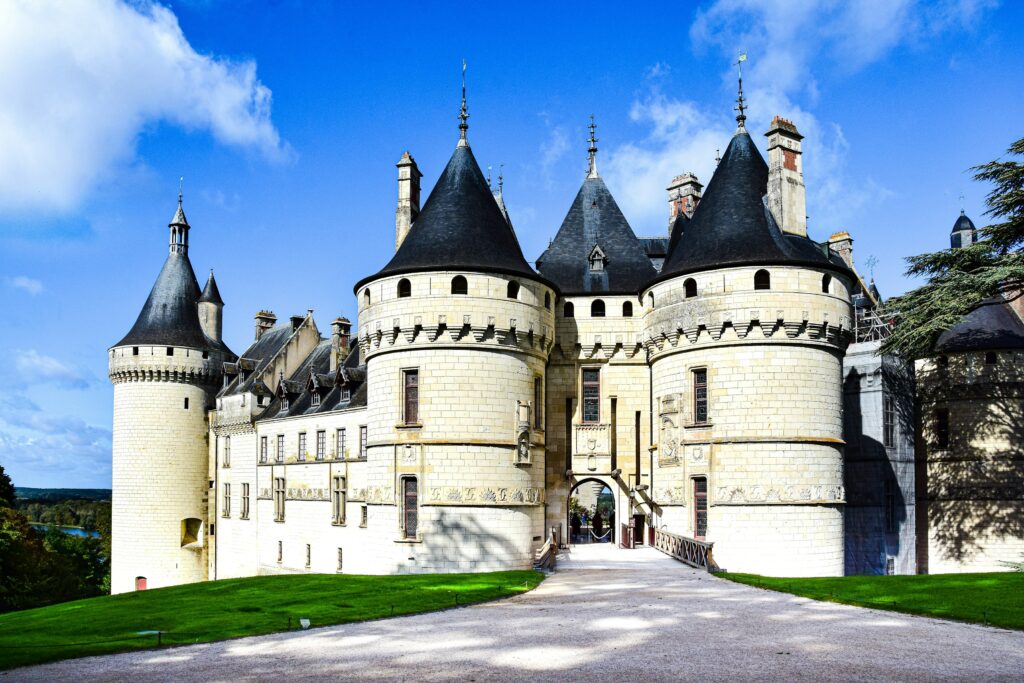 Château de Chaumont-sur-Loire : entrée par le pont-levis
