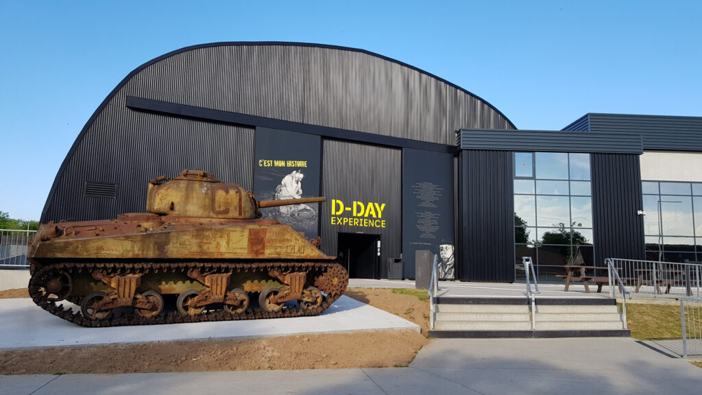 D-Day Experience vue extérieure avec char