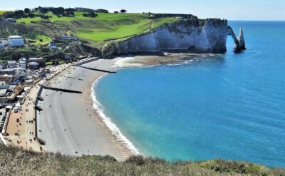 Falaises d'Étretat plage et falaise